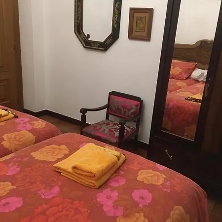 منزل ريفي La Cuadraa Linares de Riofrío