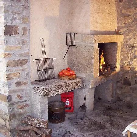 Hétvégi ház La Cuadraa Linares de Riofrío